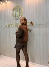 jaqueta bomber feminina suede marrom com bolsos frontais