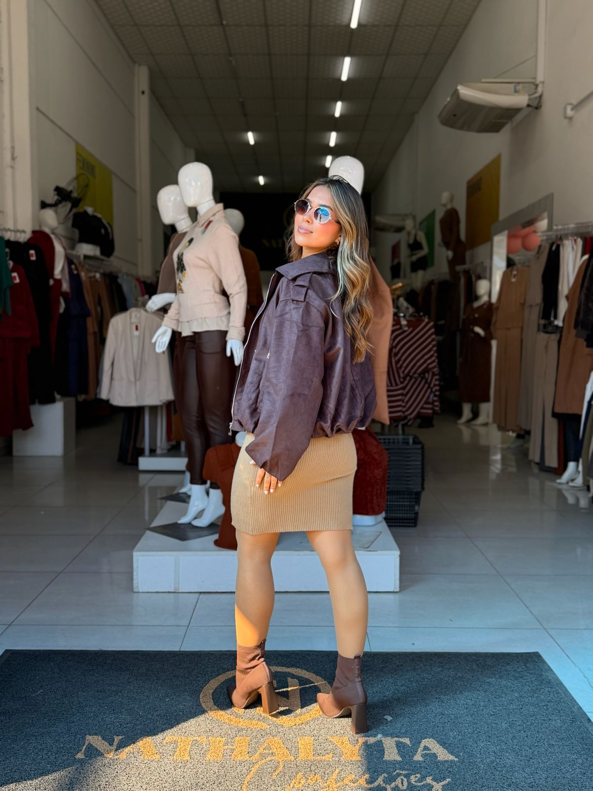 jaqueta feminina biker oversized suede café premium jaqueta feminina biker oversized suede café premium