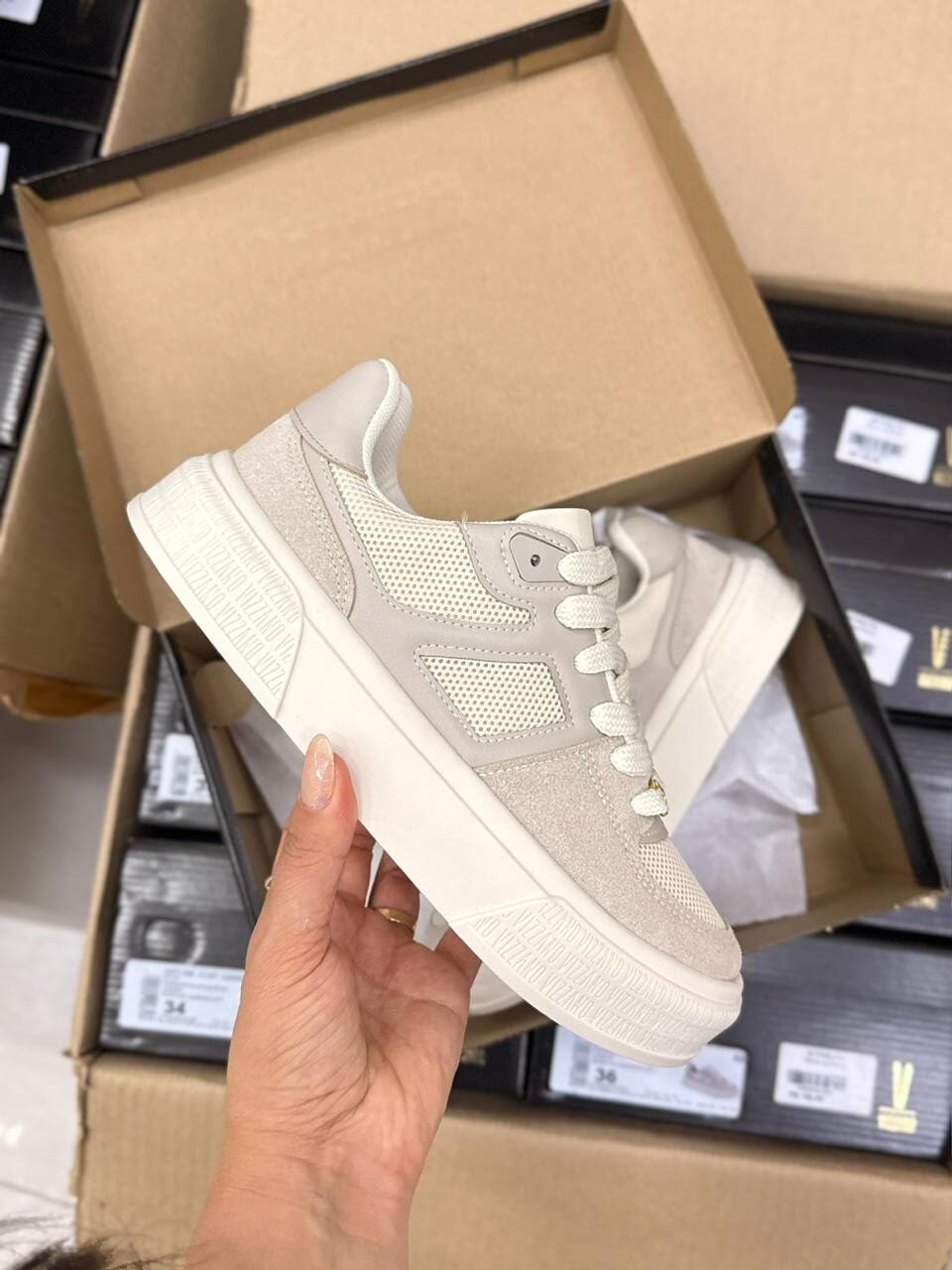 tênis casual feminino vizzano caramelo solado branco tênis casual feminino vizzano caramelo solado branco