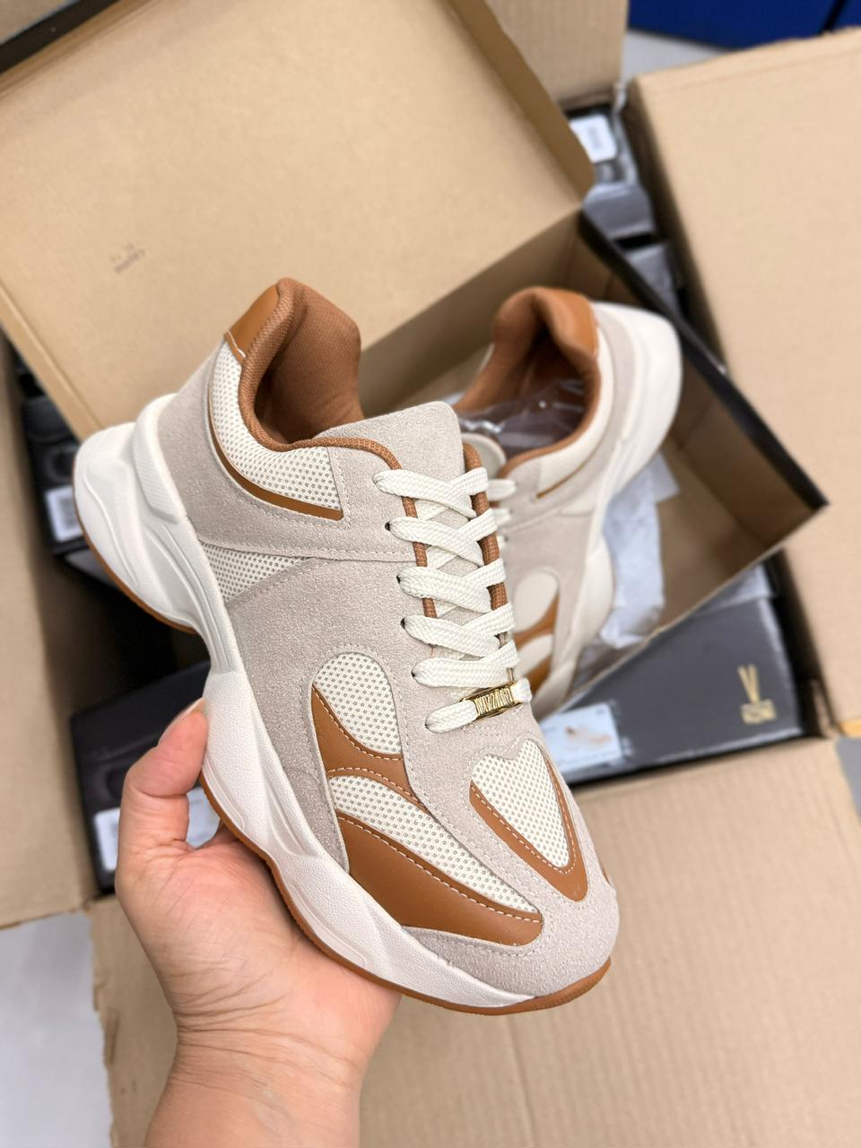tênis casual feminino vizzano caramelo solado branco