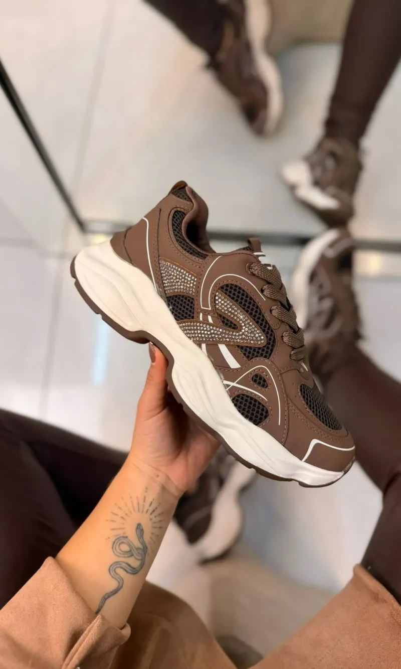 tênis feminino via marte branco esportivo com detalhes metalizados